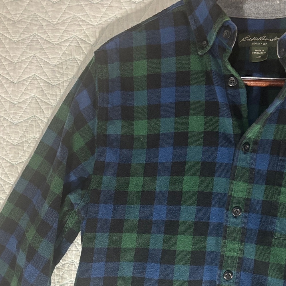 Eddie Bauer Blue and Green Plaid Button-Down Shirt Flannel 100% Cotton - Picture 4 of 9